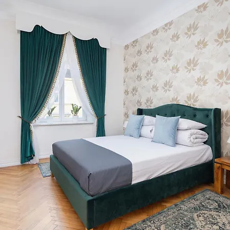 Main Square - Old Town - Florianska 47 Street