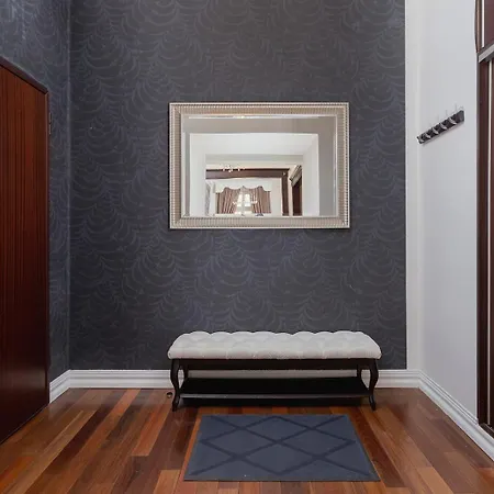 Royal View Apt-2Br-Main Square & Old Town Appartement